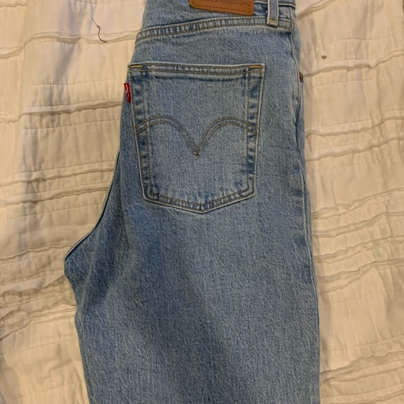 Levi’s Ribcage Flare Jeans - Picture 3 of 4